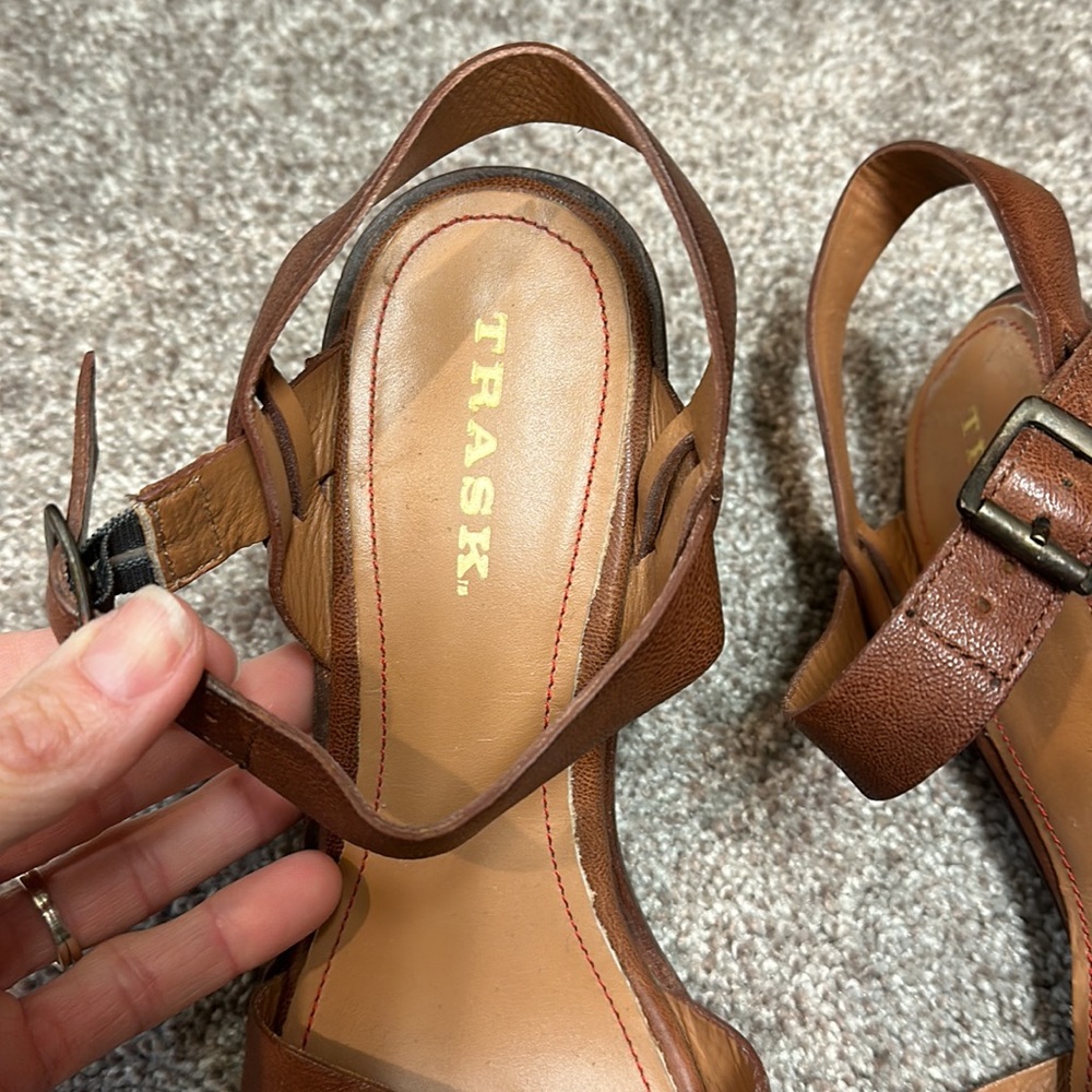 Trask womens brown wedge sandals size 9.5 - Picture 2 of 4